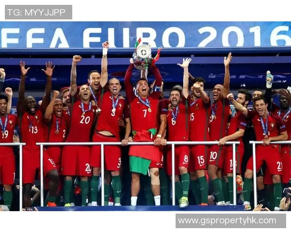 欧洲杯历届冠军回顾：辉煌战绩，传奇连续